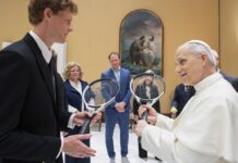 Pope meets Sinner: No. 1 player gives Pope Leo XIV a racket on Italian Open off day